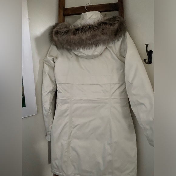 Down parka with Omni heat.  Wind and water resistant. - Picture 3 of 4